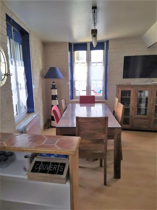 Appt De Charme En Plein Coeur Historique Apartment Dives-sur-Mer Exterior photo